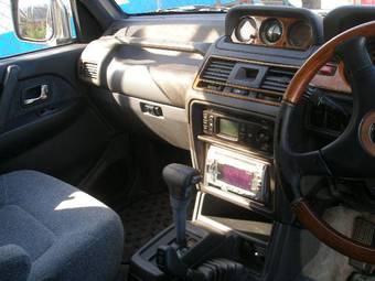 1997 Mitsubishi Pajero Photos