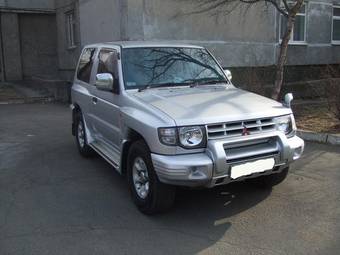 1997 Mitsubishi Pajero Pictures