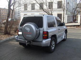 1997 Mitsubishi Pajero Photos
