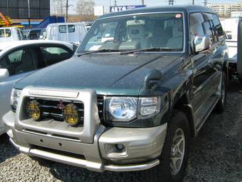 1997 Mitsubishi Pajero Photos