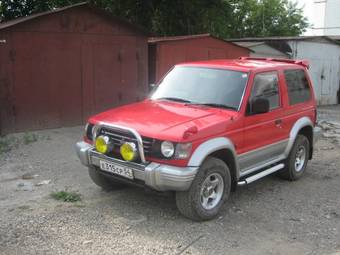 1997 Mitsubishi Pajero Pictures