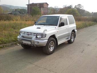 1997 Mitsubishi Pajero Images