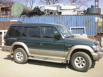 1997 Mitsubishi Pajero Photos