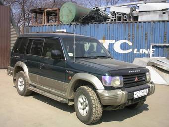 1997 Mitsubishi Pajero Pictures