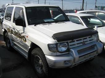 1997 Mitsubishi Pajero Photos