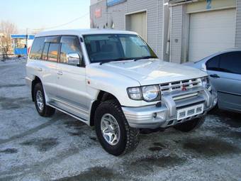 1997 Mitsubishi Pajero Images