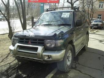 1997 Mitsubishi Pajero Photos