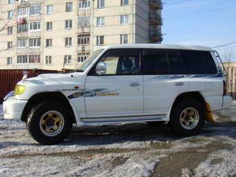 1997 Mitsubishi Pajero Photos