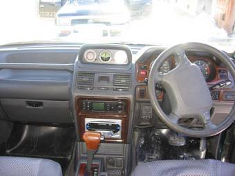 1997 Mitsubishi Pajero Pictures