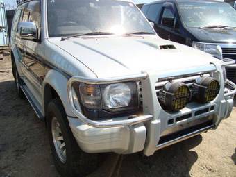 1997 Mitsubishi Pajero Photos