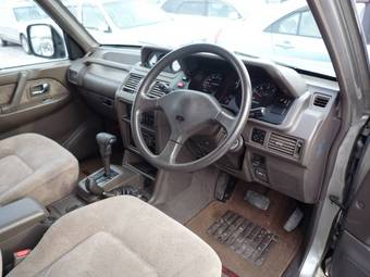 1997 Mitsubishi Pajero Pictures