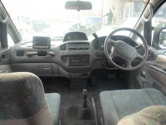 1997 Mitsubishi Pajero Images