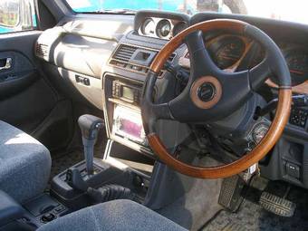 1997 Mitsubishi Pajero Pictures