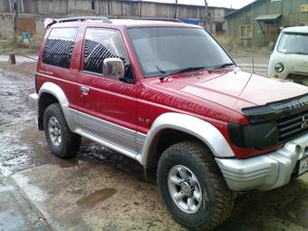 1997 Mitsubishi Pajero Photos