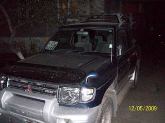 1997 Mitsubishi Pajero Pictures