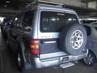 1997 Mitsubishi Pajero Photos
