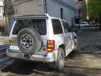 1997 Mitsubishi Pajero Photos