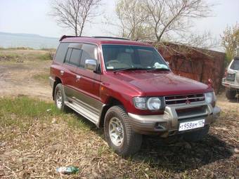 1997 Mitsubishi Pajero Photos