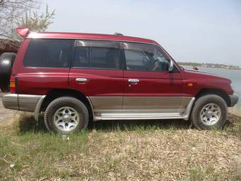 1997 Mitsubishi Pajero Photos