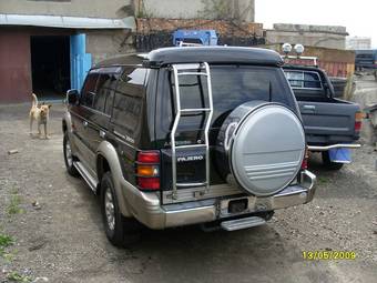 1997 Mitsubishi Pajero Pictures
