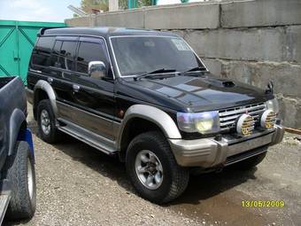 1997 Mitsubishi Pajero Photos
