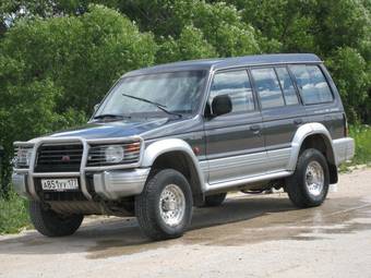 1997 Mitsubishi Pajero Pictures