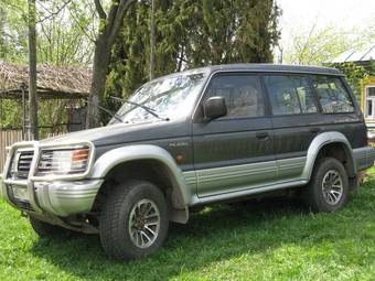 1997 Mitsubishi Pajero Photos