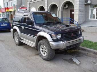 1997 Mitsubishi Pajero Photos