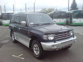 1997 Mitsubishi Pajero Photos