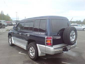 1997 Mitsubishi Pajero Photos