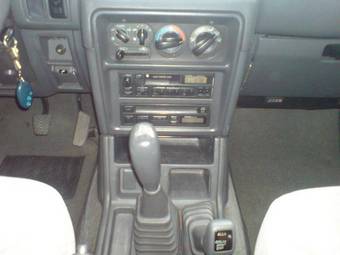 1997 Mitsubishi Pajero Images