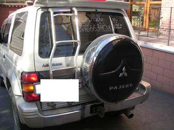 1997 Mitsubishi Pajero Photos