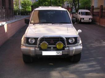 1997 Mitsubishi Pajero Photos