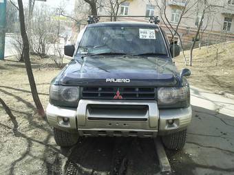 1997 Mitsubishi Pajero Pictures