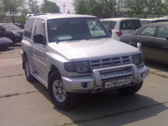 1997 Mitsubishi Pajero Photos