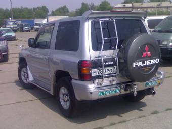 1997 Mitsubishi Pajero Wallpapers