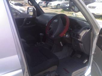 1997 Mitsubishi Pajero Images