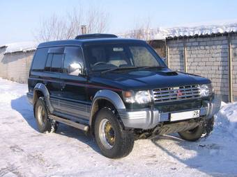 1997 Mitsubishi Pajero Photos