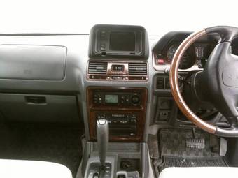 1997 Mitsubishi Pajero Pictures