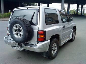 1997 Mitsubishi Pajero Photos