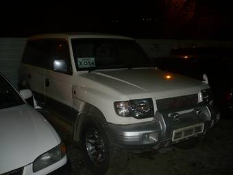 1997 Mitsubishi Pajero Pictures