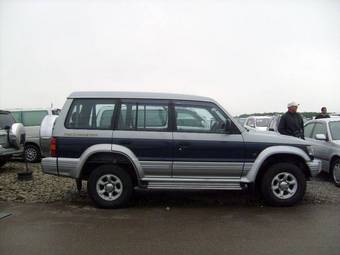 1997 Mitsubishi Pajero Images