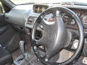 1997 Mitsubishi Pajero Pictures