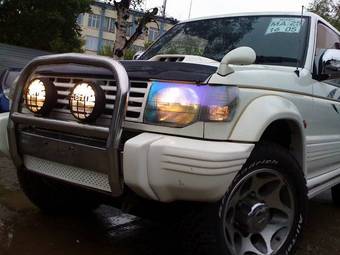 1997 Mitsubishi Pajero Pictures