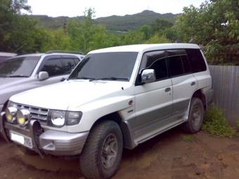 1997 Mitsubishi Pajero Photos