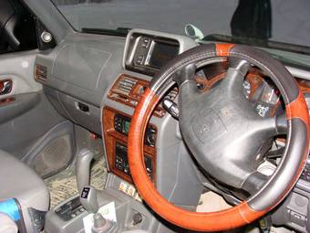 1997 Mitsubishi Pajero Pictures