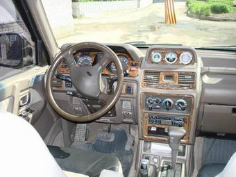 1997 Mitsubishi Pajero Photos