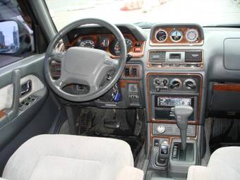 1997 Mitsubishi Pajero Pictures