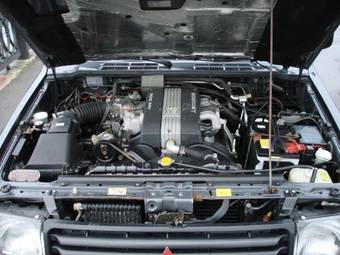 1997 Mitsubishi Pajero Pictures