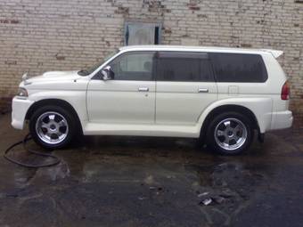 1997 Mitsubishi Pajero Photos
